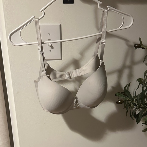 Bra - Picture 1 of 2